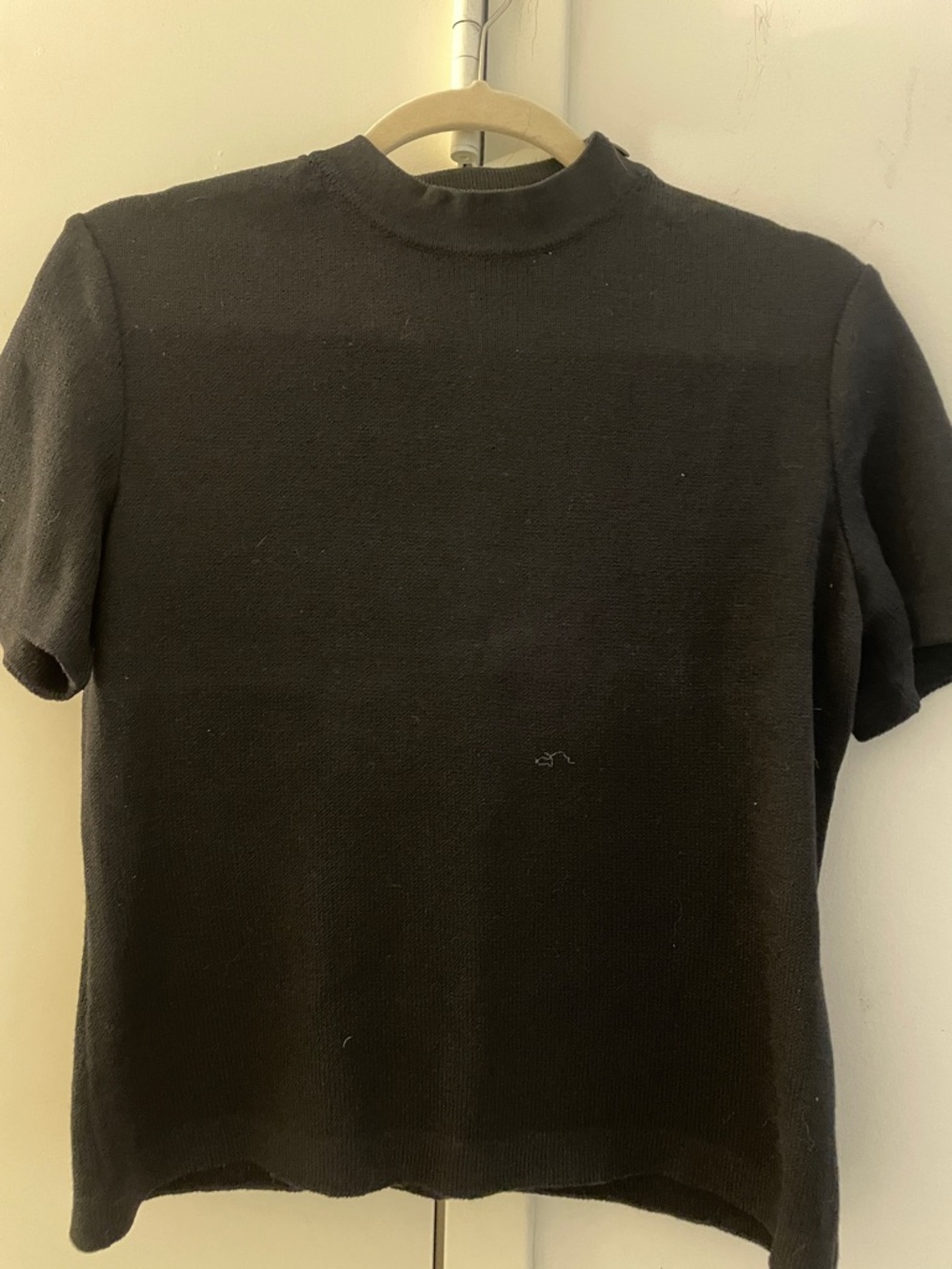 St. John Basics Black Short-Sleeve Knit Top mock neck petite EUC
